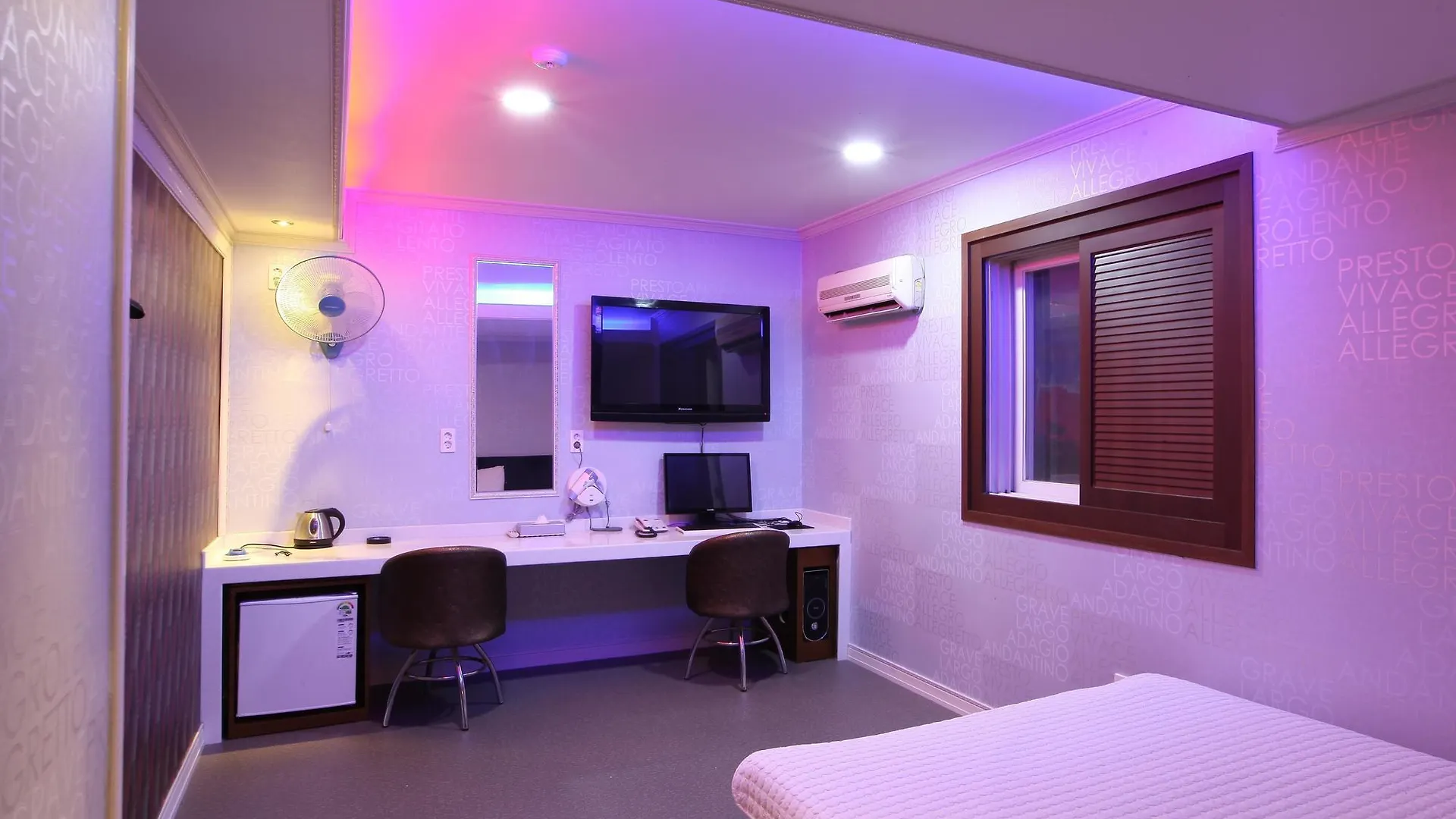 Top Motel Busan 2*,