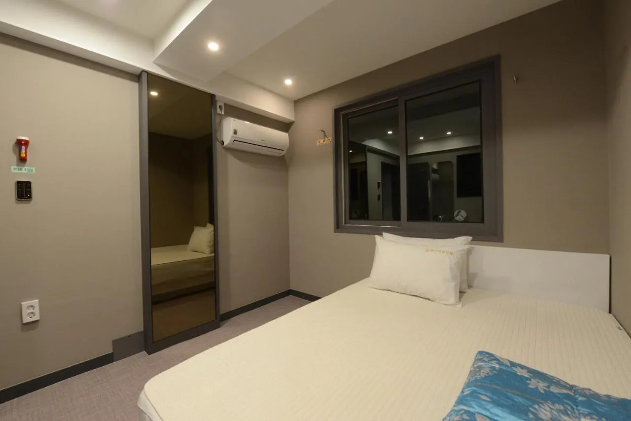 Top Motel Busan 2*,  South Korea