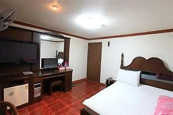 Top Motel Busan 2*,